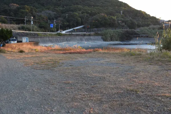 江須の川漁港の駐車スペース