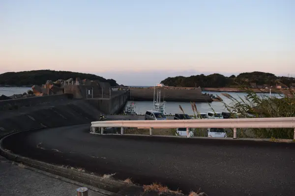 江須の川漁港全景