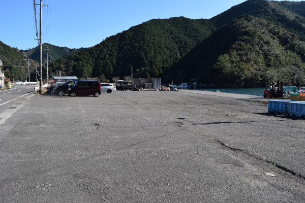 須賀利漁港作業場