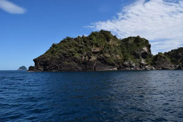 世久見の岩場