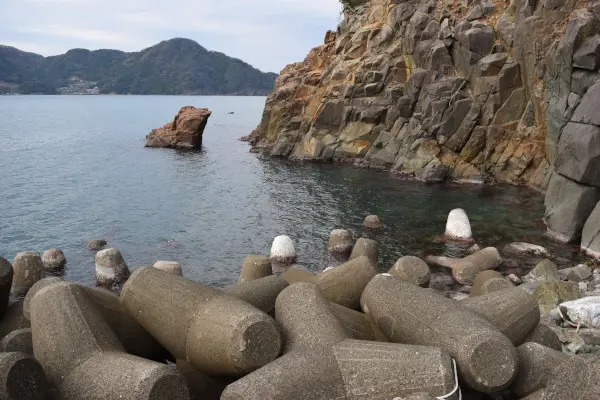 音海大波止付け根