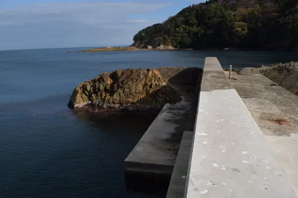 真ん中の岩場