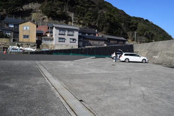 立石漁港駐車場