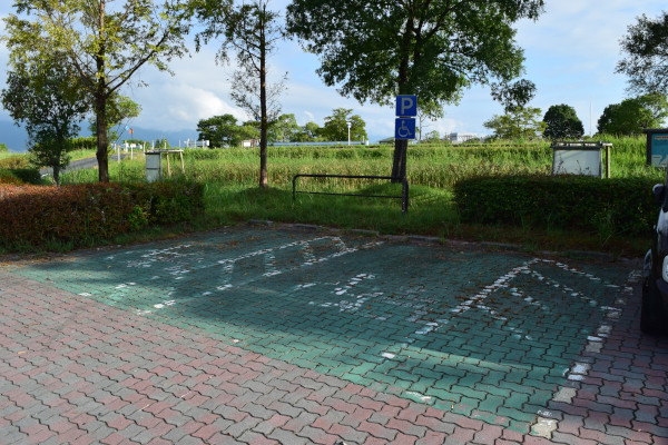 北山田1の駐車場