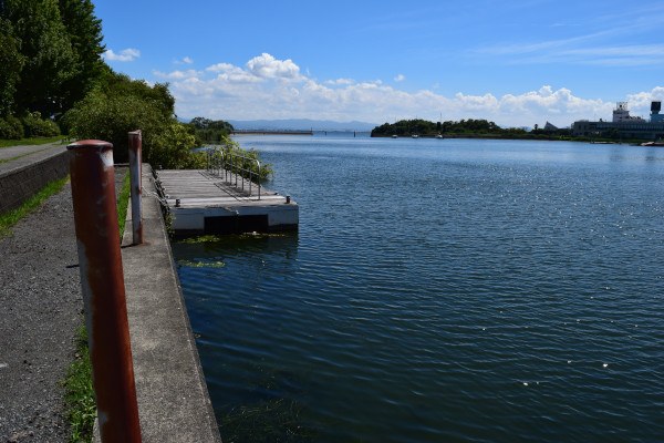 琵琶湖グランドホテル西館前
