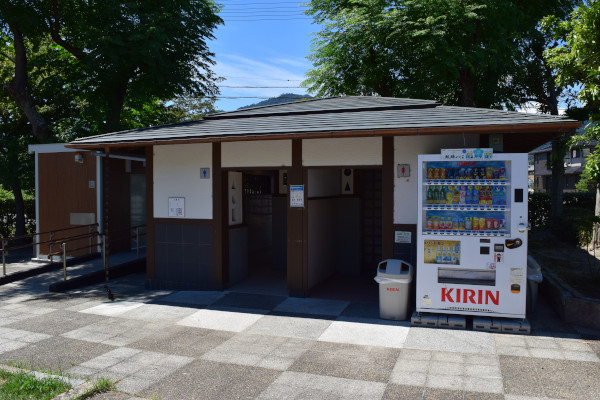 坂本城跡公園のトイレ
