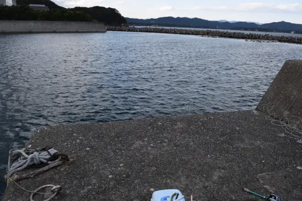 安乗漁港内側の堤防先端