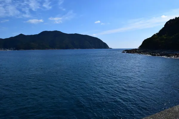 新鹿漁港の湾口