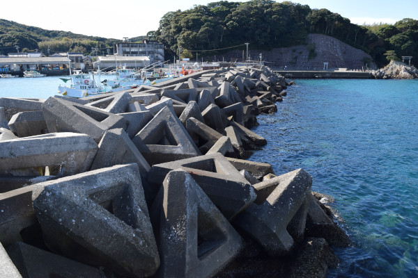 御座漁港消波ブロック