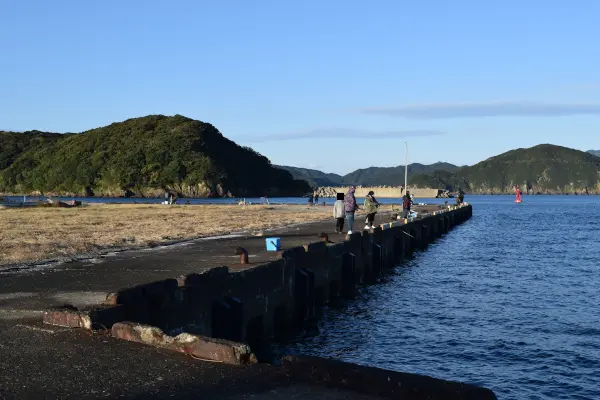 宿浦埋め立て地家族での釣り
