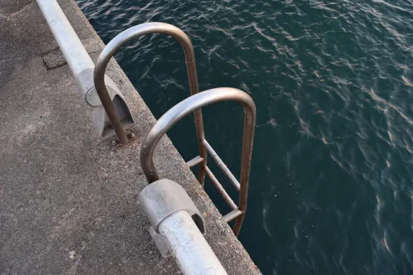 霞埠頭海釣り公園の梯子