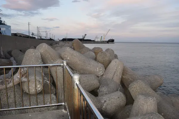 霞埠頭海釣り公園先端