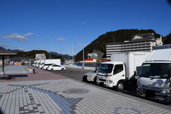 勝浦港駐車場