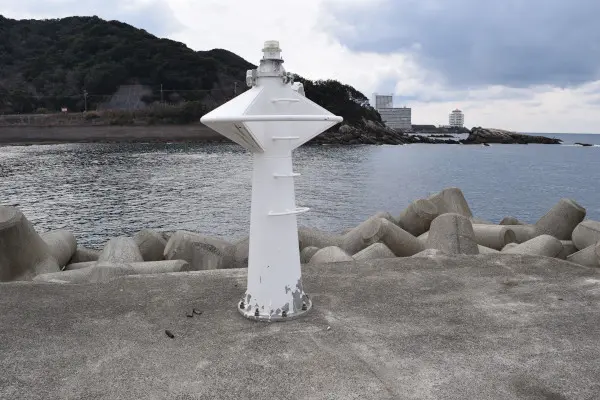 見草漁港の先端