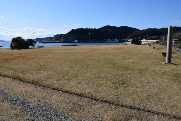 田原漁港隣の公園