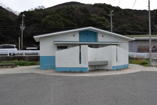 阿尾漁港トイレ