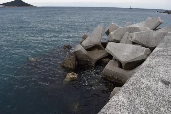 産湯漁港の先端