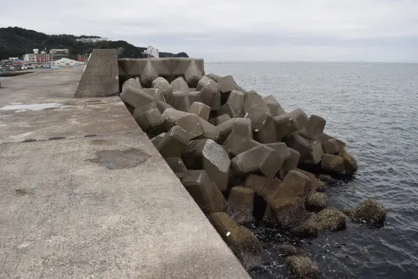 加太大波止消波ブロック