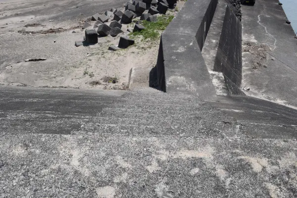 南張浜堤防の付け根