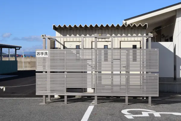 小島漁港のトイレ