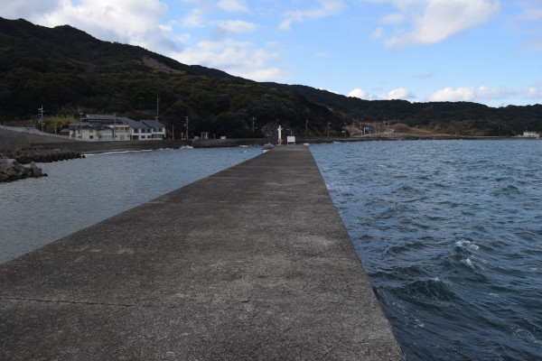 大川漁港の堤防