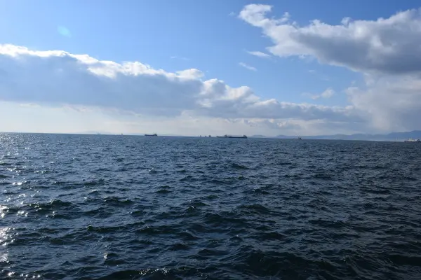 南港魚釣り園護岸から淡路島方面