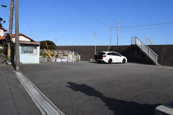 左岸堤防の駐車場