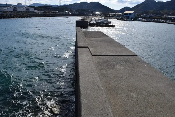 谷川港左岸堤防先端