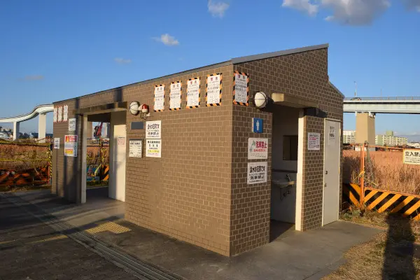 鶴浜緑地海釣り解放区域のトイレ