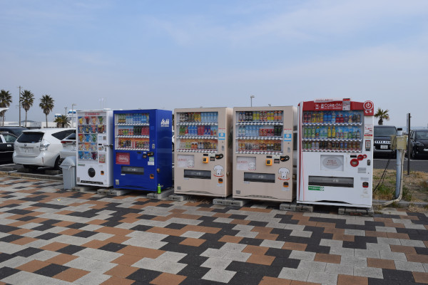 りんくう釣り護岸の自動販売機