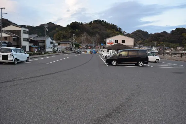 諸寄漁港の駐車場