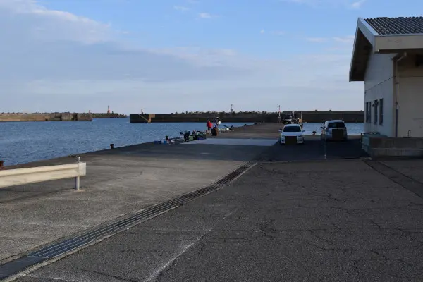魚市場横の堤防