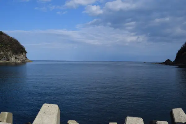 鎧漁港湾口