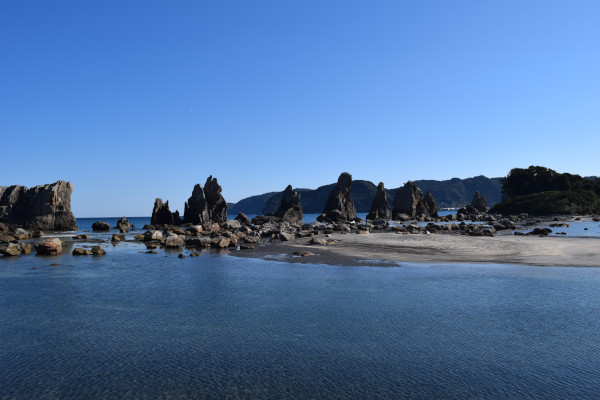 橋杭岩