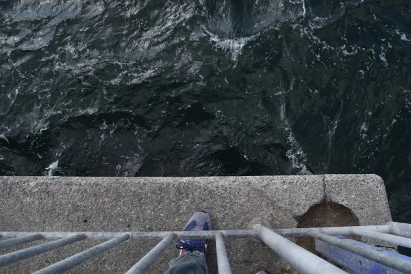貝塚人工島の釣りポイント足元