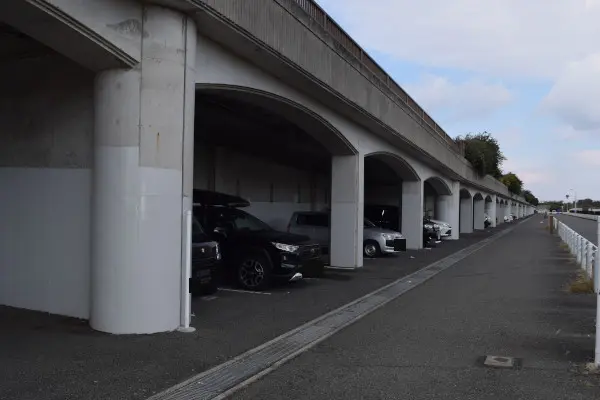 貝塚人工島の駐車場