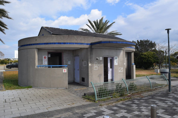 貝塚運河そばのトイレ